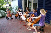 Celloensemble auf der Terrasse